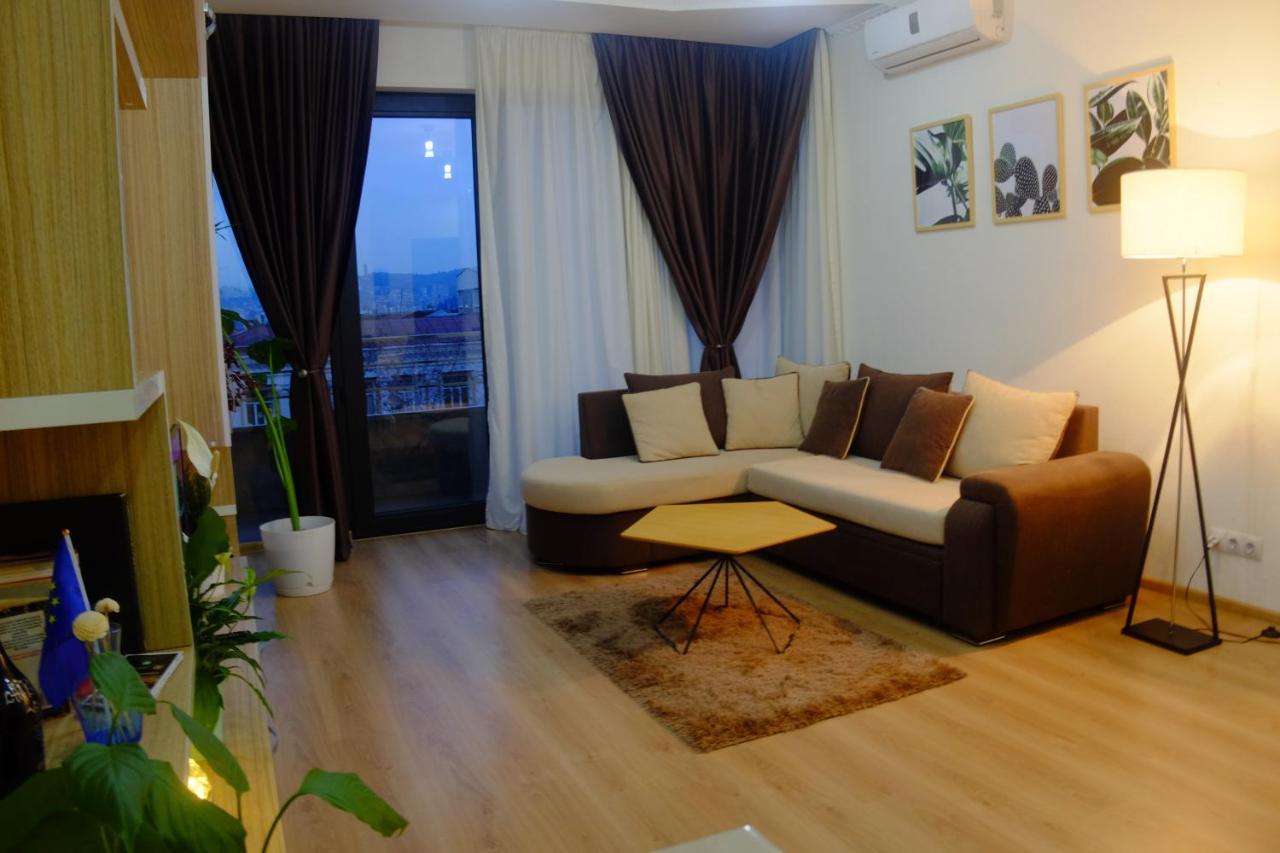 Ameri Plaza Green Apartments Тбилиси Экстерьер фото