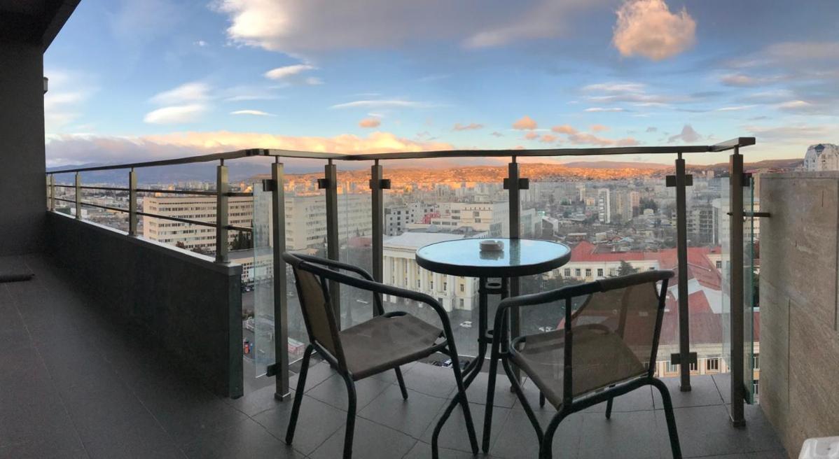 Ameri Plaza Green Apartments Тбилиси Экстерьер фото