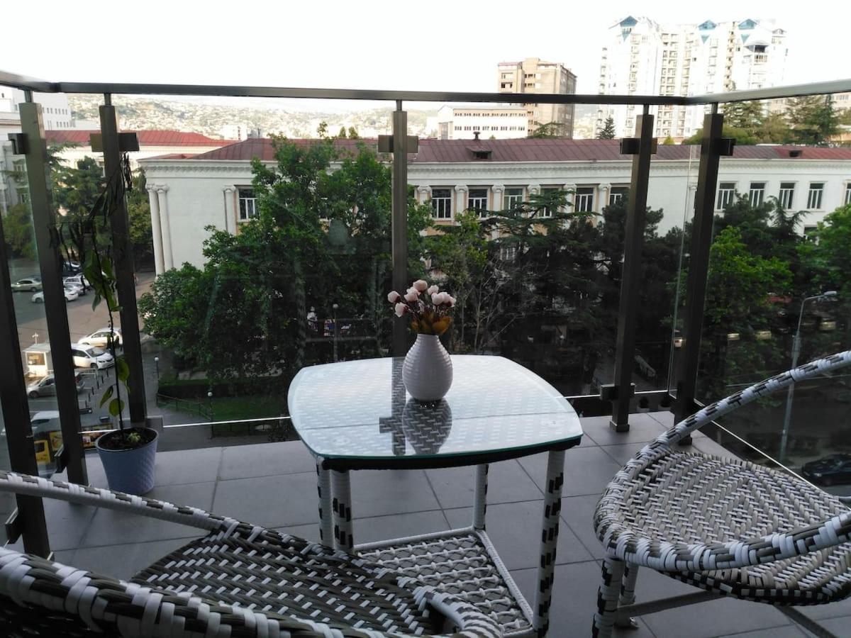 Ameri Plaza Green Apartments Тбилиси Экстерьер фото